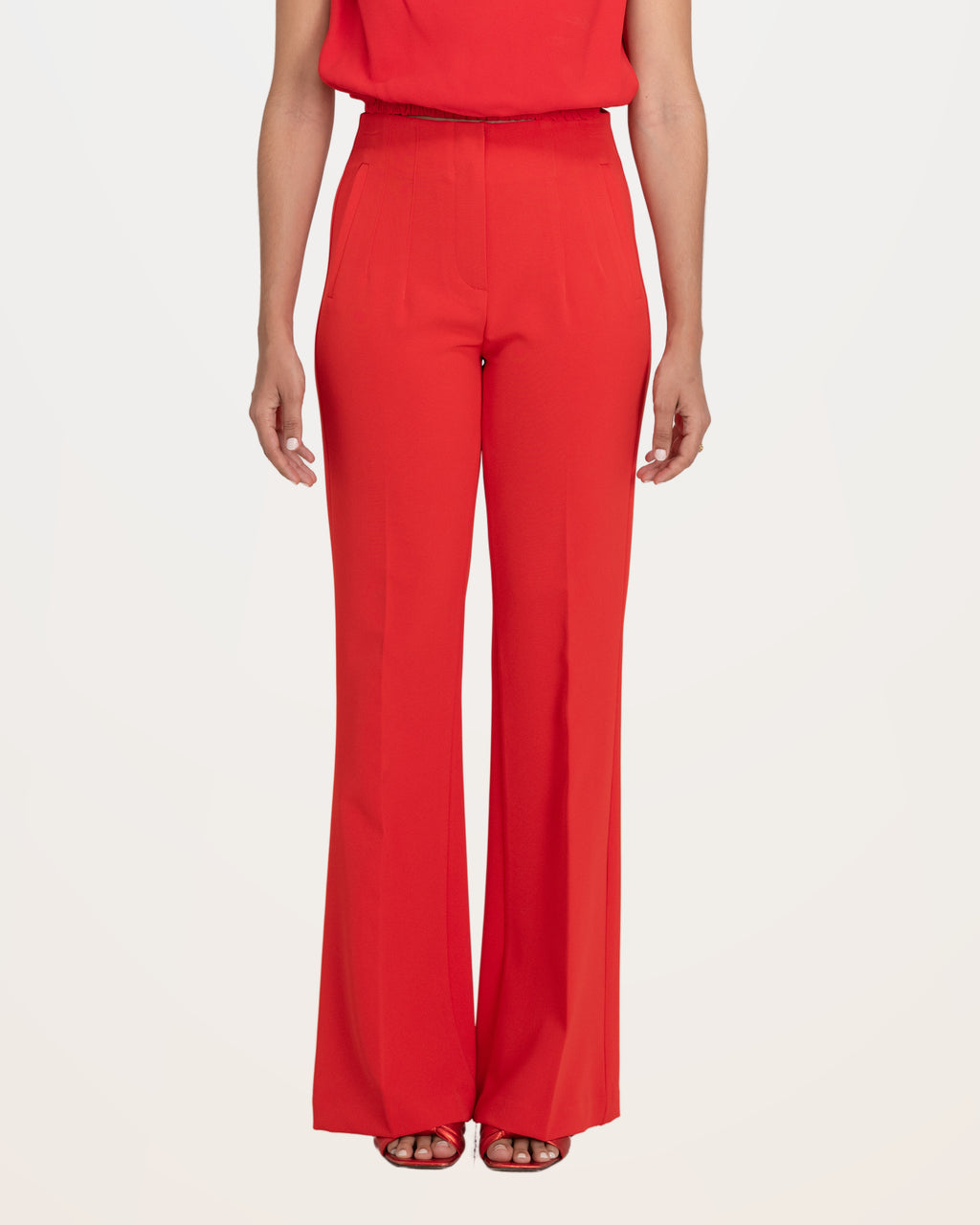 Trousers 15-5697 in Rojo, front close-up